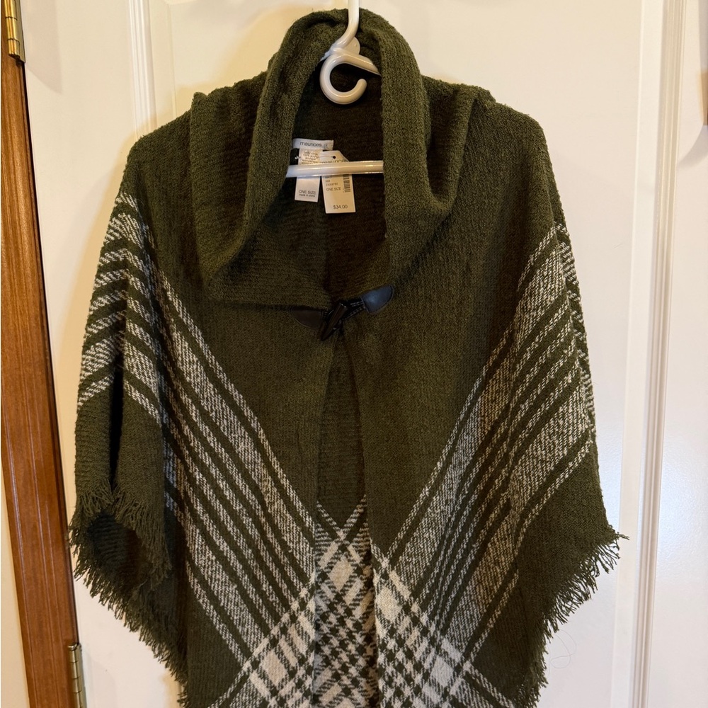 Maurices NWT Olive Green/White Pretty & Cozy Knit Poncho